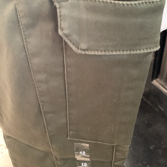 NWT “Soho NY&Co” olive drab fatigue style leggings - Picture 6 of 9